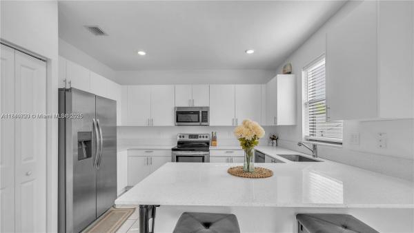 488 NW 203rd Ter, Miami, Florida 33169, image 1