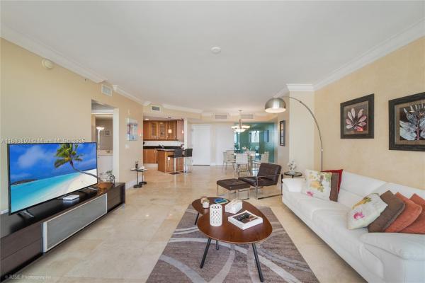 The Parc At Turnberry Isle, 19400 Turnberry Way #922, Aventura, Florida 33180, image 1