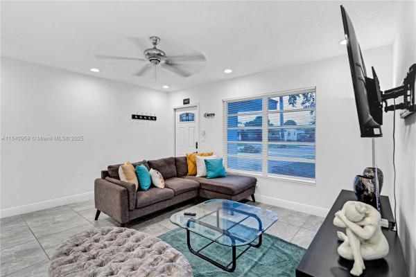 Lyons Park, 1165 SW 4th Ter #1/2, Pompano Beach, Florida 33060, image 1