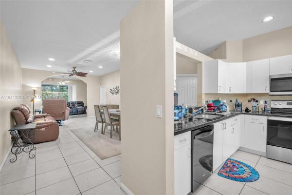 Palm Isles West, 9567 N Crescent View Dr N, Boynton Beach, Florida 33437, image 3