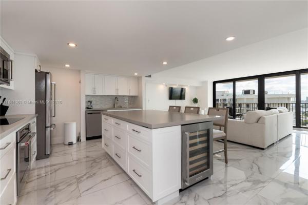 Costa Bella, 1450 Brickell Bay Dr #1707, Miami, Florida 33131, image 2