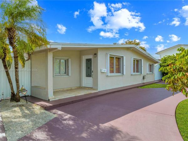 Westwood Lakes Residential, 11020 SW 55th St, Westwood Lakes, Florida 33165, image 3