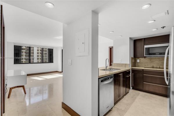 Brickell Key Two, 540 Brickell Key Dr #1021, Miami, Florida 33131, image 1