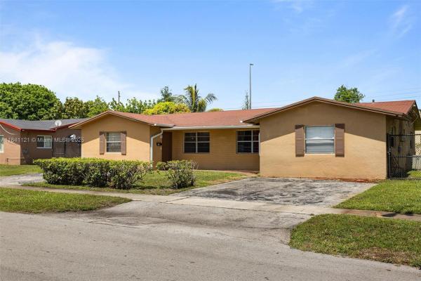 Sunshine Villas, 1630 NW 52nd Ave, Lauderhill, Florida 33313, image 1