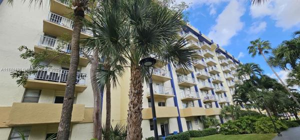 Yolanda Villas, 801 NW 47th Ave #120W, Miami, Florida 33126, image 2
