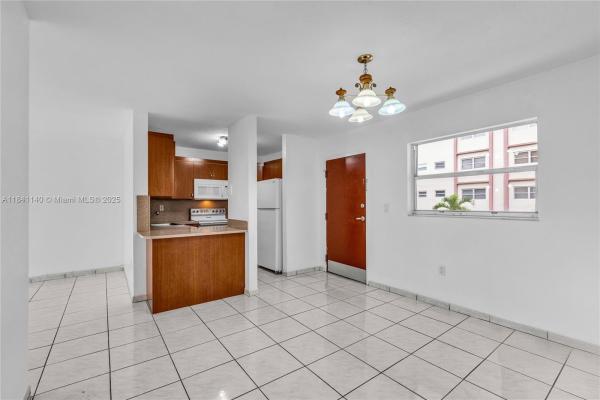 325 NW 72nd Ave #203, Unincorporated Dade County, Florida 33126, image 1