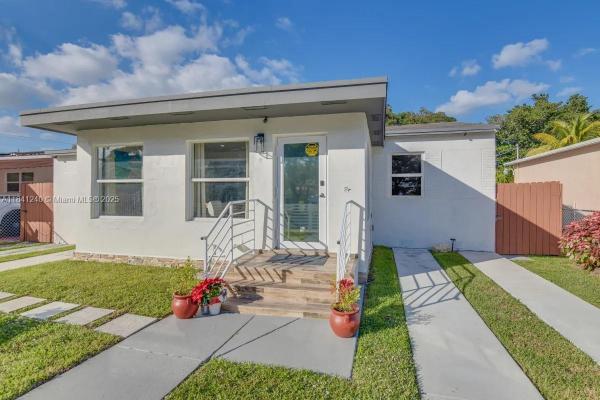 19 NE 115th St #Main House, Unincorporated Dade County, Florida 33161, image 1