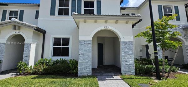 Cedar Pointe, 16272 SW 292nd St, Homestead, Florida 33033, image 2
