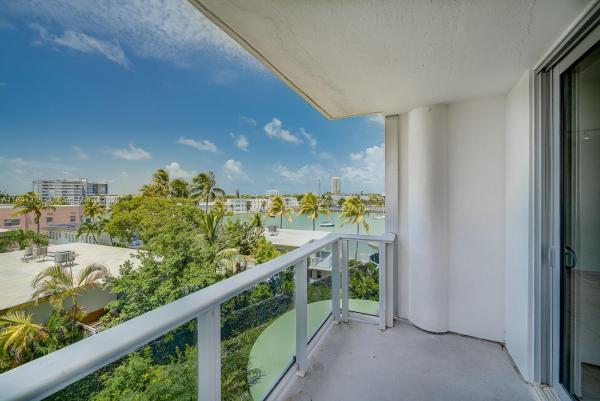 King Cole, 900 Bay Dr #303, Miami Beach, Florida 33141, image 2
