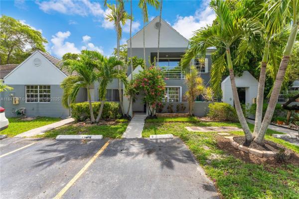 10321 SW 147 Court Cir 8, Unincorporated Dade County, Florida 33196, image 1