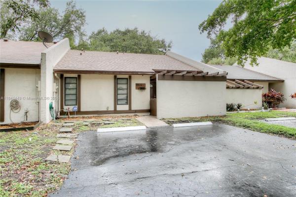 East Lakes Townhomes, 9820 NW 15th Ct, Pembroke Pines, Florida 33024, image 1