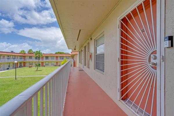Royale Green, 12850 SW 43rd Dr #256-B, Kendale Lakes, Florida 33175, image 2