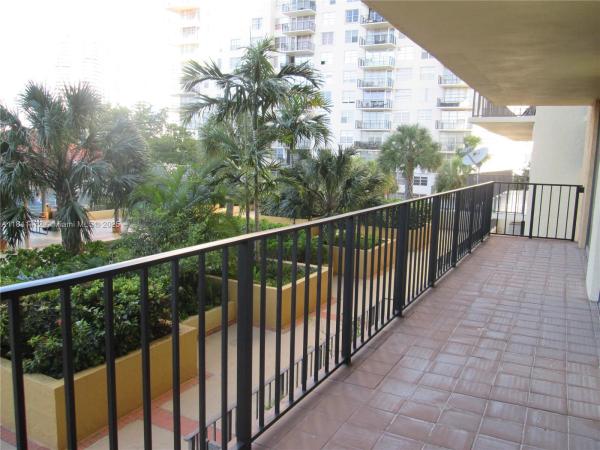 Winston Towers 700, 290 174th St #408, Sunny Isles Beach, Florida 33160, image 1