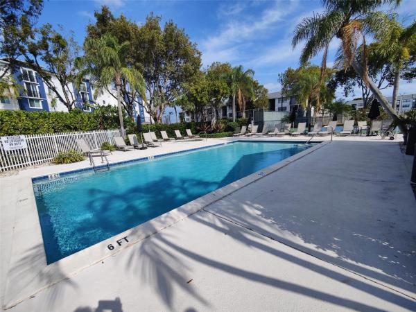 Lake Place, 616 Executive Center Dr #107, West Palm Beach, Florida 33401, image 1