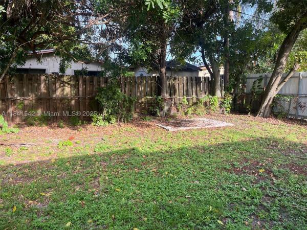 Fleetwood Manor, 1450 N 64th Ave, Hollywood, Florida 33024, image 3