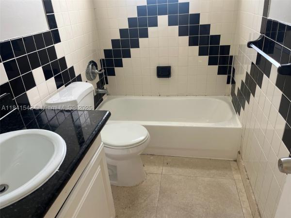 Fleetwood Manor, 1450 N 64th Ave, Hollywood, Florida 33024, image 2