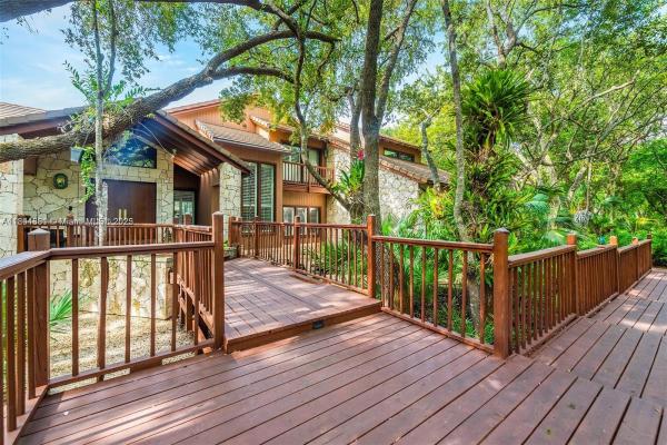8120 SW 182nd St, Palmetto Bay, Florida 33157, image 1