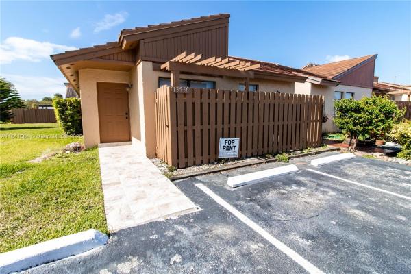 13536 SW 11th Ln, Unincorporated Dade County, Florida 33184, image 1