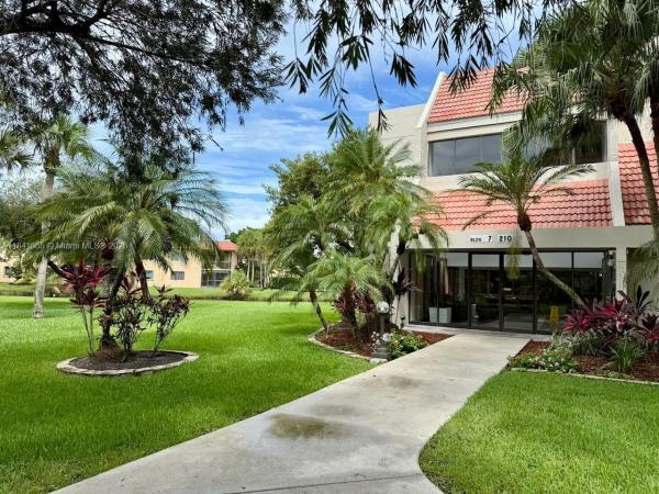 Racquet Club At Bonaventure, 210 Lakeview Dr #102, Weston, Florida 33326, image 1