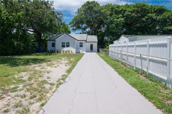 Floral Park, 1955 NW 53rd St, Brownsville, Florida 33142, image 3