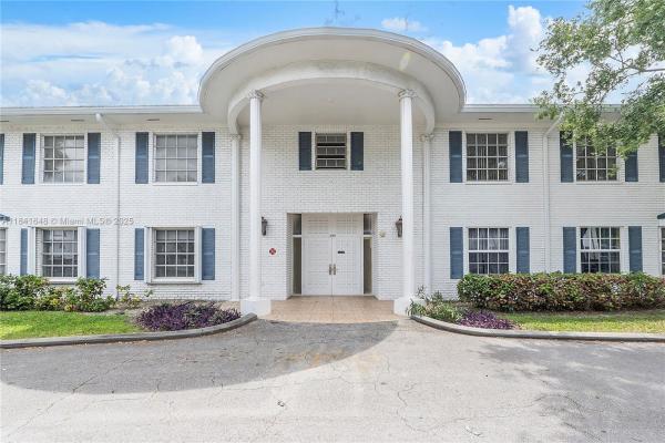 Imperial Point Colonnades, 2180 NE 67th St #728, Fort Lauderdale, Florida 33308, image 2