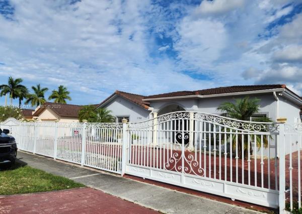 17153 SW 149th Pl, Unincorporated Dade County, Florida 33187, image 1