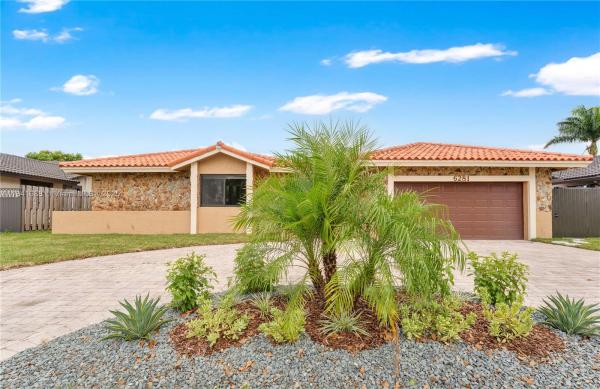 6281 NW 201st St, Hialeah, Florida 33015, image 1
