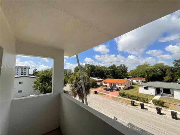 17001 NE 9th Ave #12C, Unincorporated Dade County, Florida 33162, image 1