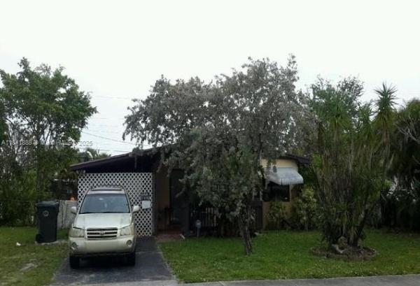 Twin Lakes South, 1121 NW 43rd St, Oakland Park, Florida 33309, image 1