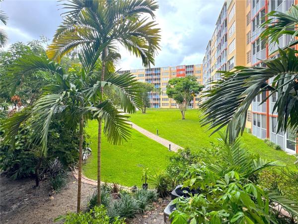 1750 NE 191st St 224-4, Miami, Florida 33179, image 1