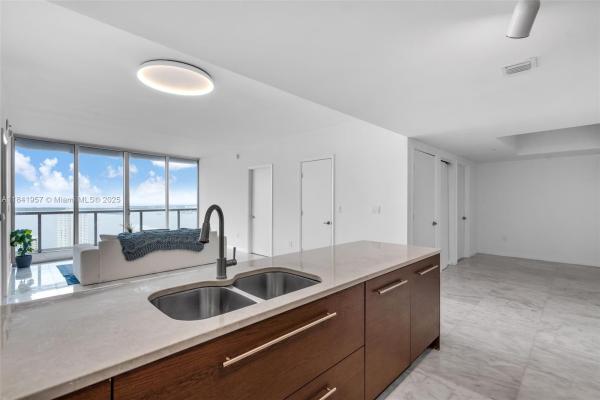 Icon Brickell Tower 1, 465 Brickell Ave 3505, Miami, Florida 33131, image 1
