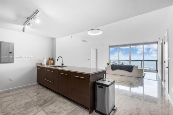 Icon Brickell Tower 1, 465 Brickell Ave #3505, Miami, Florida 33131, image 2