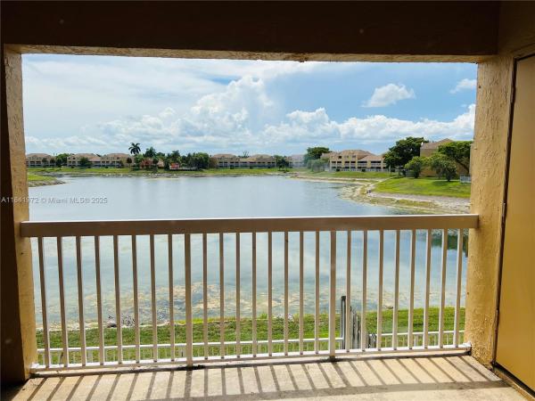 Villas At Lakeview, 5200 NW 31st Ave #193, Fort Lauderdale, Florida 33309, image 1