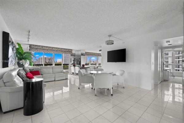 Mystic Pointe Tower 200, 19101 NE 36th Ct #807, Aventura, Florida 33180, image 1