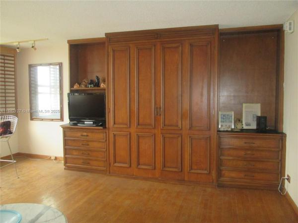Winston Towers 200, 251 174th St #710, Sunny Isles Beach, Florida 33160, image 3
