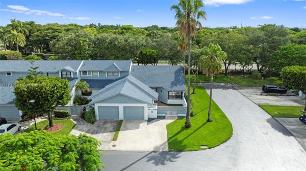 The Townhomes Of Doral Oaks, 10190 NW 52nd Ter #10190, Doral, Florida 33178, image 1