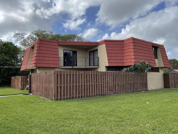 Banyan Lake, 8409 Trent Ct #C, Boca Raton, Florida 33433, image 1