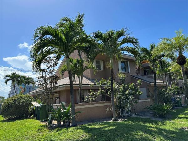Gulfstream Townhomes, 708 SE 3rd Ave Ext #201, Hallandale Beach, Florida 33009, image 1