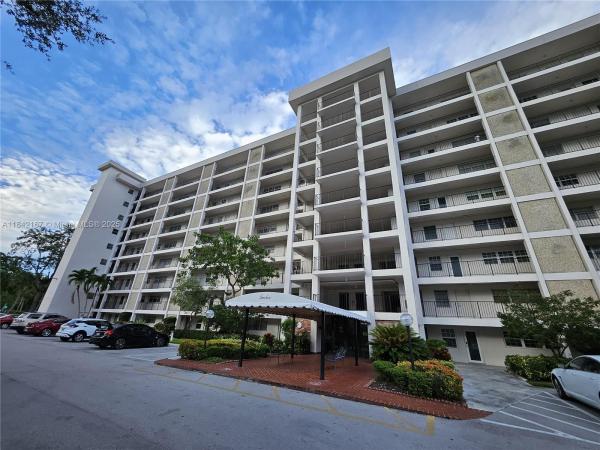 Palm-Aire Country Club 1, 3250 N Palm Aire Dr #103, Pompano Beach, Florida 33069, image 1