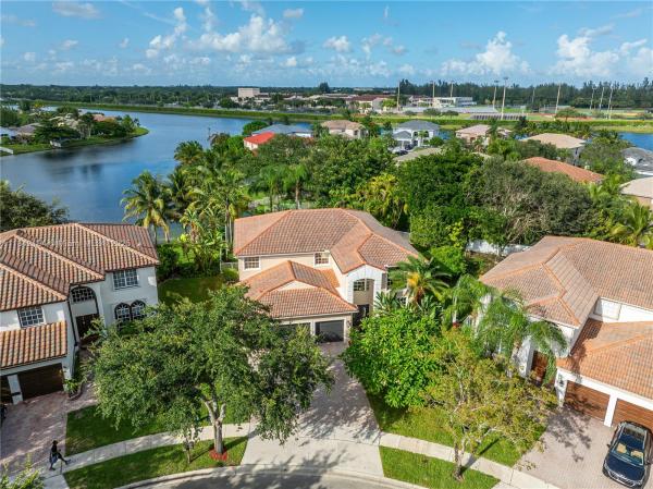 Laguna Pointe, 13317 NW 14th St, Pembroke Pines, Florida 33028, image 1