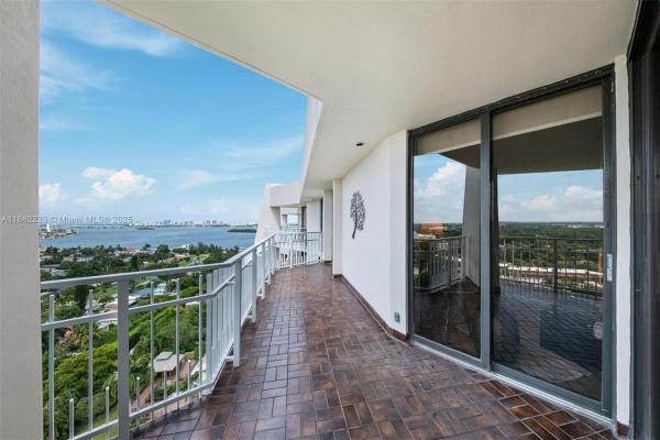 1000 Quayside Ter #TS-11, Miami, Florida 33138, image 1