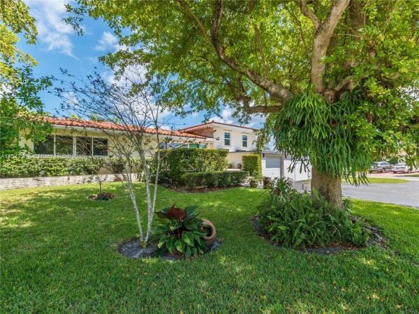Lighthouse Point Residential, 2616 NE 26th Ave, Lighthouse Point, Florida 33064, image 1