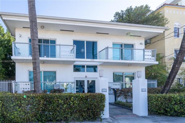 Casa Bahia, 7171 Bay Dr #6, Miami Beach, Florida 33141, image 1