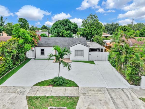 Essex Village, 840 NE 4th Pl, Hialeah, Florida 33010, image 1