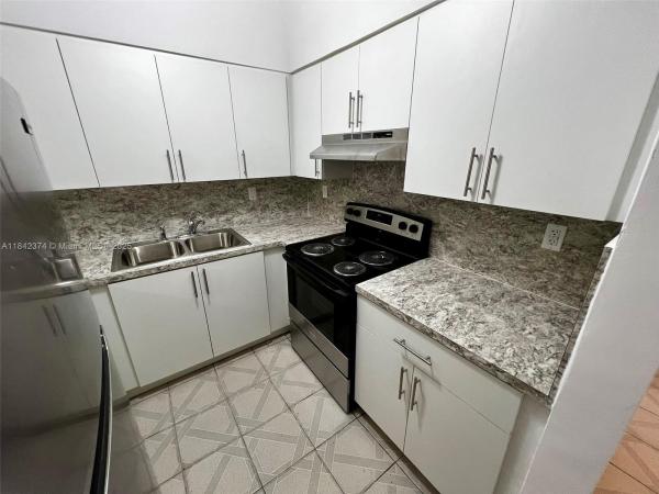 Shady Oaks, 2600 NW 14th St #6, Miami, Florida 33125, image 1