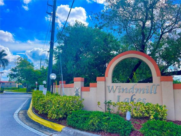 Windmill Lakes, 334 SW 86th Ave #206, Pembroke Pines, Florida 33025, image 1
