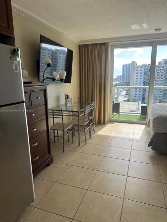 The Aventura Beach Club, 19201 Collins Ave #1133, Sunny Isles Beach, Florida 33160, image 2