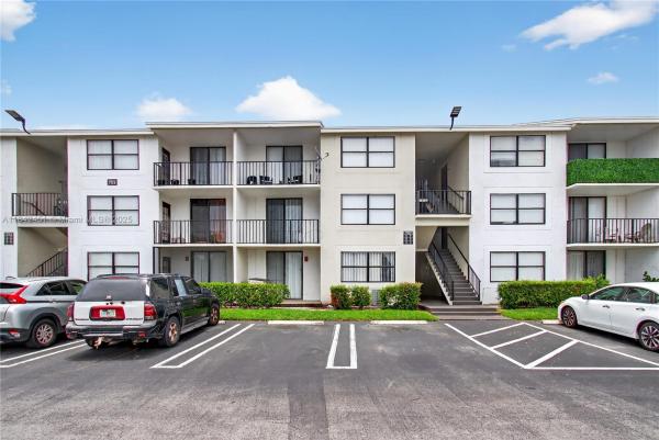 Bella Lago Vista At Clear Lake Club, West Palm Beach, Florida 33401, image 2