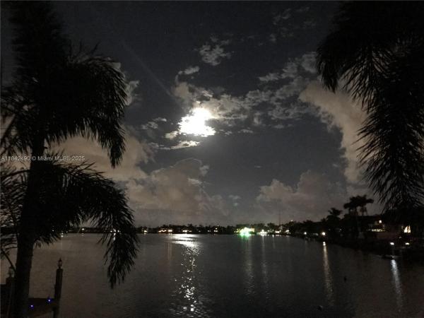 Silver Lakes, 15101 SW 136th Pl, Three Lakes, Florida 33186, image 3