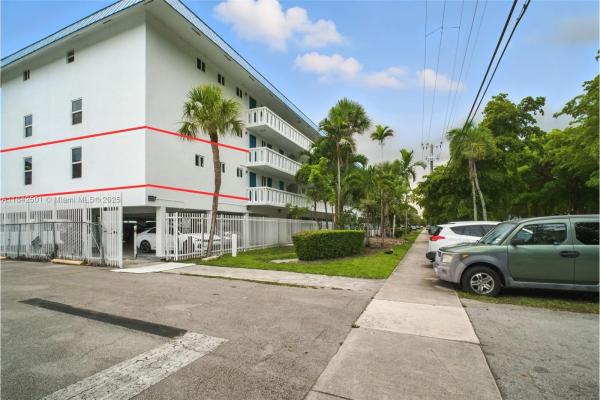 1170 NE 191st St #A21, Unincorporated Dade County, Florida 33179, image 1